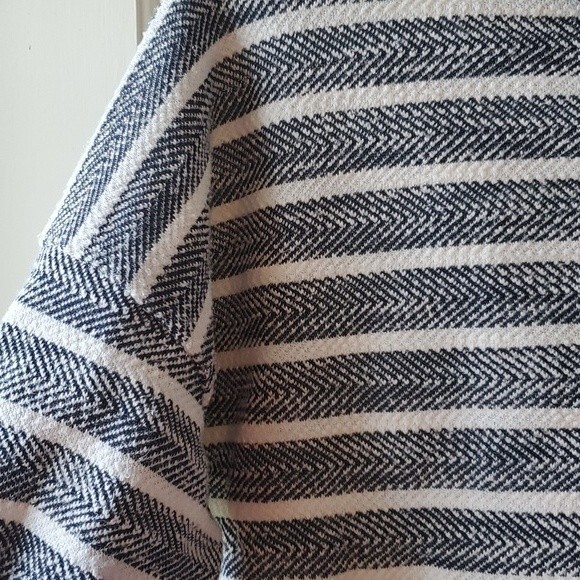 J. CREW STRIPE KNIT SWEATSHIRT VARIEGATED TURTLE FUNNEL NECK TOP SIZE SMALL - Picture 5 of 7